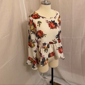 🌼NWT Floral Blouse🌼